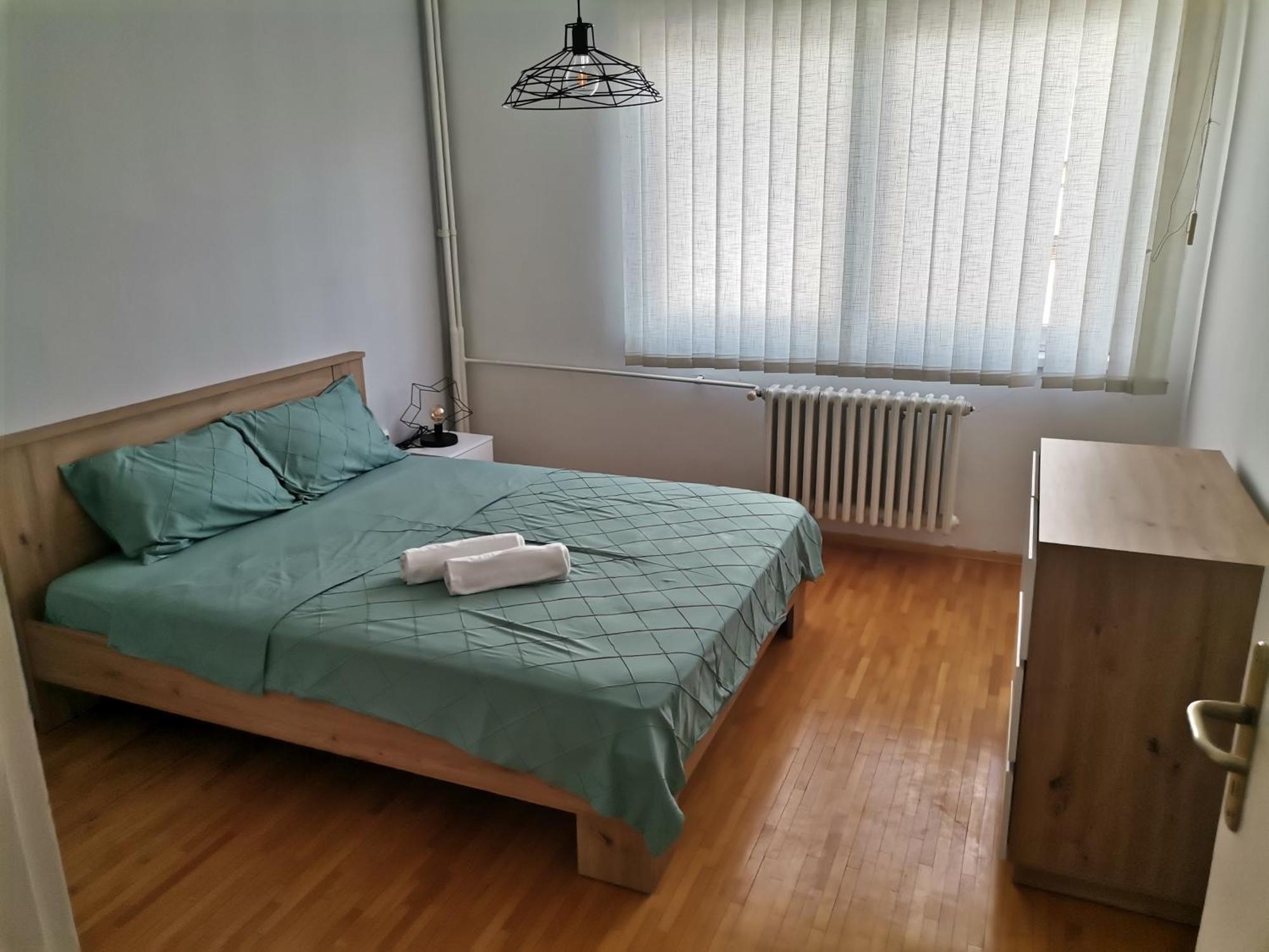 Calla 4 Apartment: Central Square Retreat with Secure Parking Skopje Exterior photo
