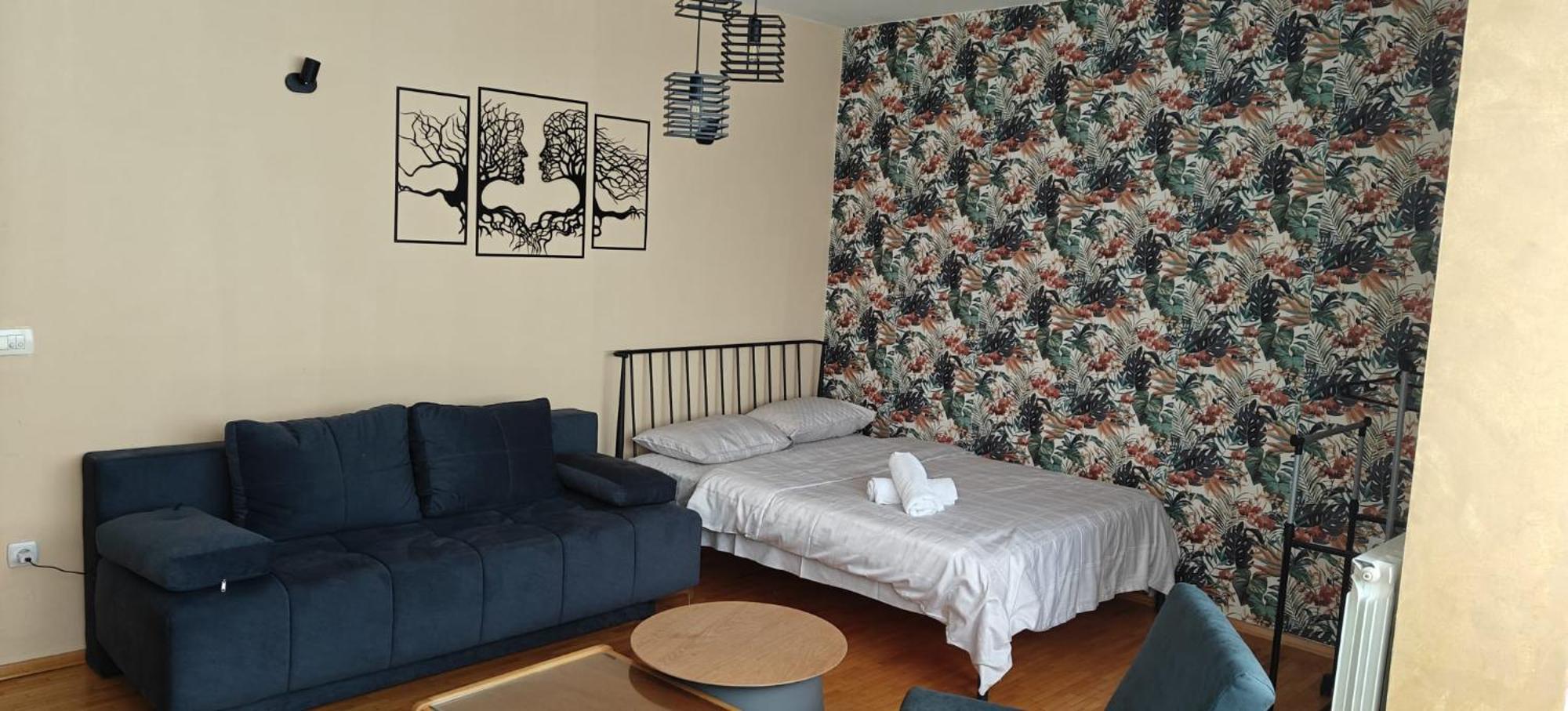 Calla 4 Apartment: Central Square Retreat with Secure Parking Skopje Exterior photo